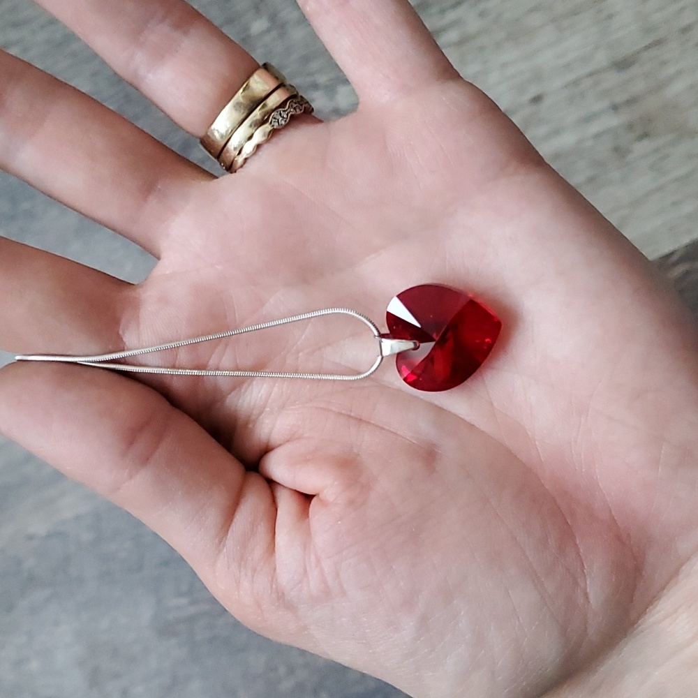 🆕 Swarovski Crystal red heart pendant
